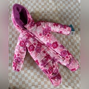 NWT Baby Snow Suit! ✨